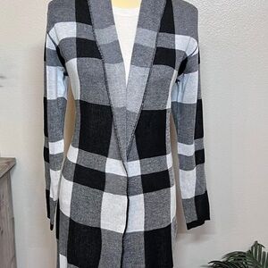 Doma Black and Gray Checkered Cardigan